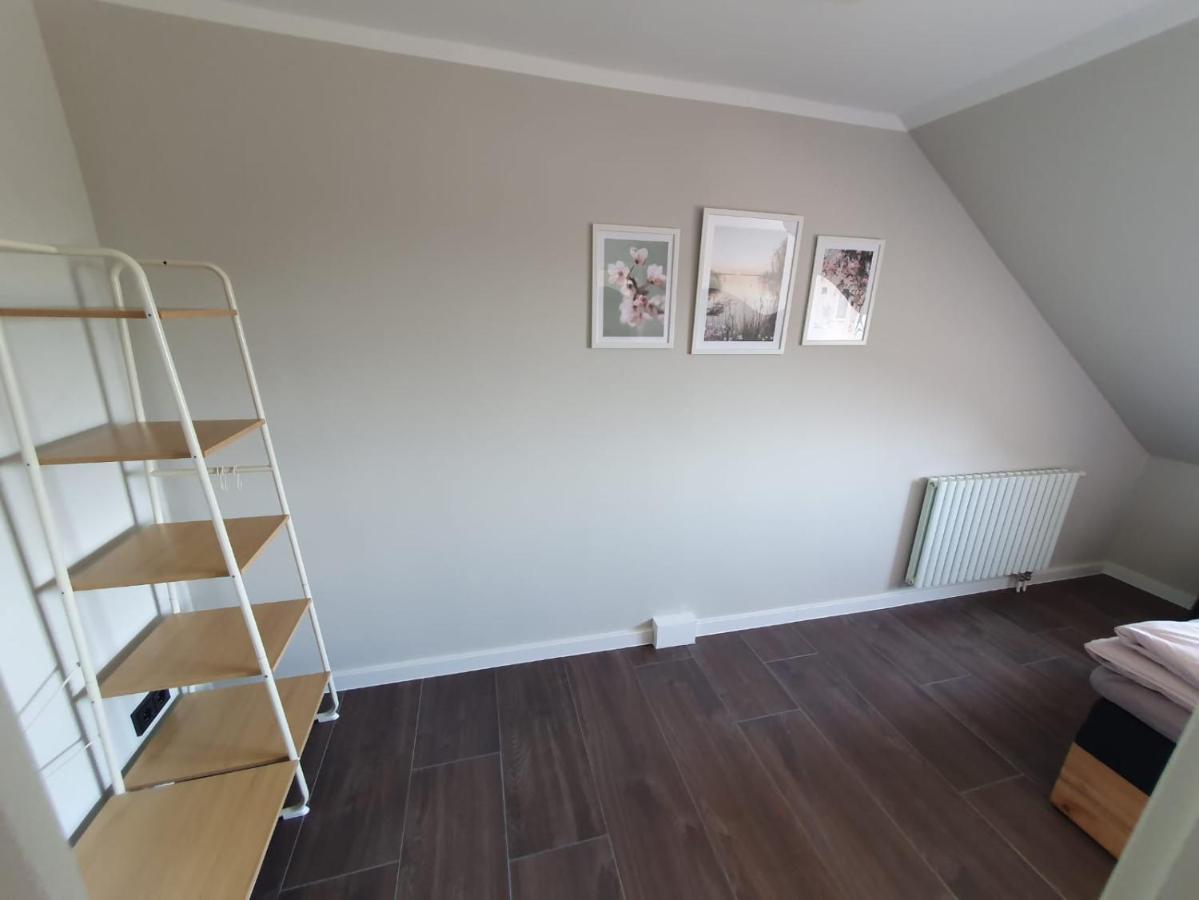 Neumuehler Hof- Gemuetliche Wohnung "Lenia" Parkplaetze Und Kongresshalle In Der Naehe Schwerin  Exterior foto