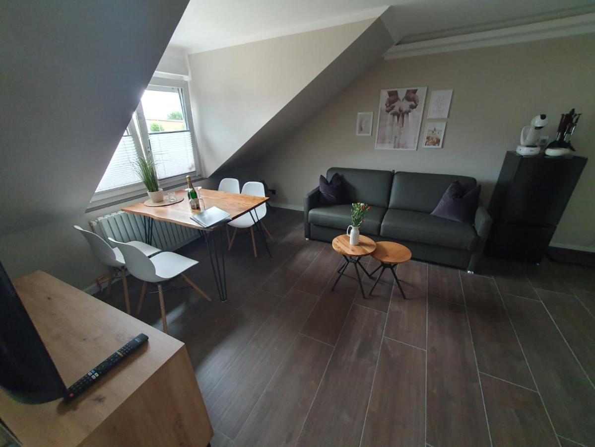 Neumuehler Hof- Gemuetliche Wohnung "Lenia" Parkplaetze Und Kongresshalle In Der Naehe Schwerin  Exterior foto