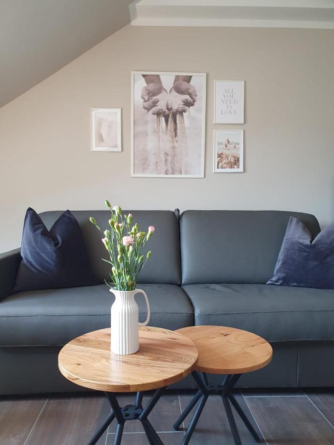 Neumuehler Hof- Gemuetliche Wohnung "Lenia" Parkplaetze Und Kongresshalle In Der Naehe Schwerin  Exterior foto