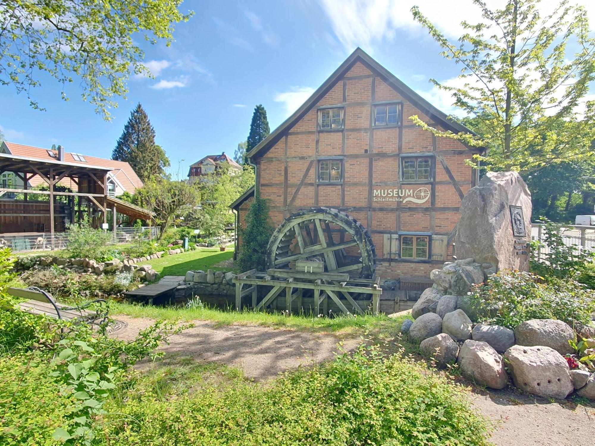 Neumuehler Hof- Gemuetliche Wohnung "Lenia" Parkplaetze Und Kongresshalle In Der Naehe Schwerin  Exterior foto